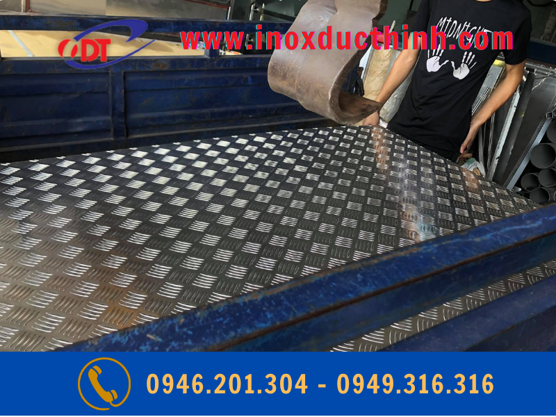 Nhôm gân chống trượt A5052 dày 4mm