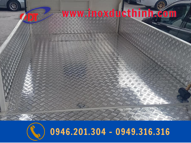 Nhôm gân chống trượt