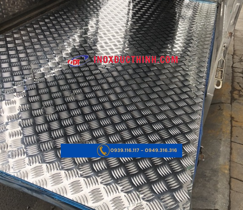 Nhôm Tấm Gân Chống Trượt A3003 H14 Dày 1.5mm – Quy Cách Và Ứng Dụng