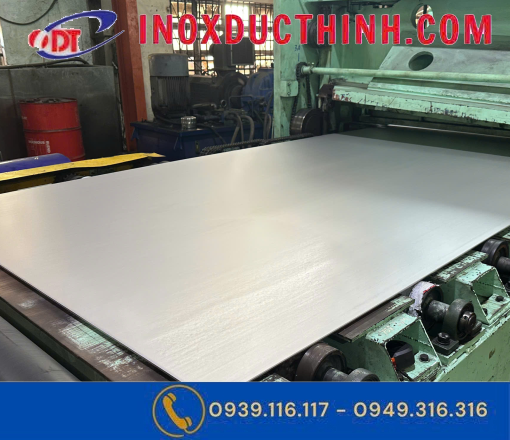 CẮT INOX 304 NO.1 DÀY 6LY KHỔ 1554MM THEO QUY CÁCH