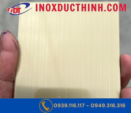 TẤM INOX MÀU CHAMPAGNE XƯỚC – VẺ ĐẸP SANG TRỌNG, TINH TẾ