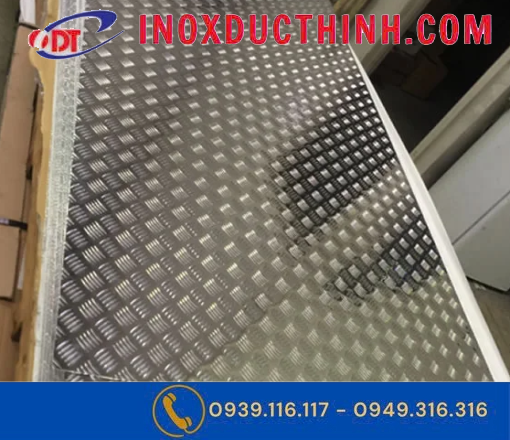 NHÔM GÂN CHỐNG TRƯỢT DÀY 1.5MM – TẤM NHÔM GÂN CHO SÀN VÀ BẬC CẦU THANG