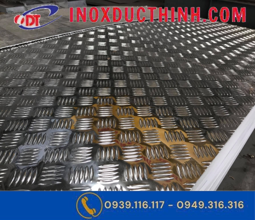 NHÔM TẤM GÂN A3003 H14 DÀY 3MM – TẤM NHÔM CHỐNG TRƯỢT CHO SÀN CÔNG NGHIỆP